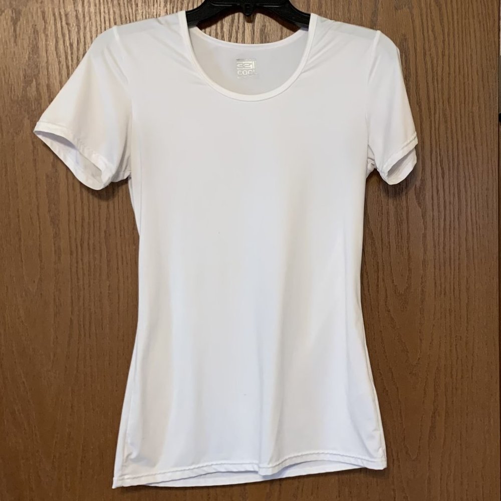 32 Degrees Women's Cool Fitted T-Shirt White Size Medium